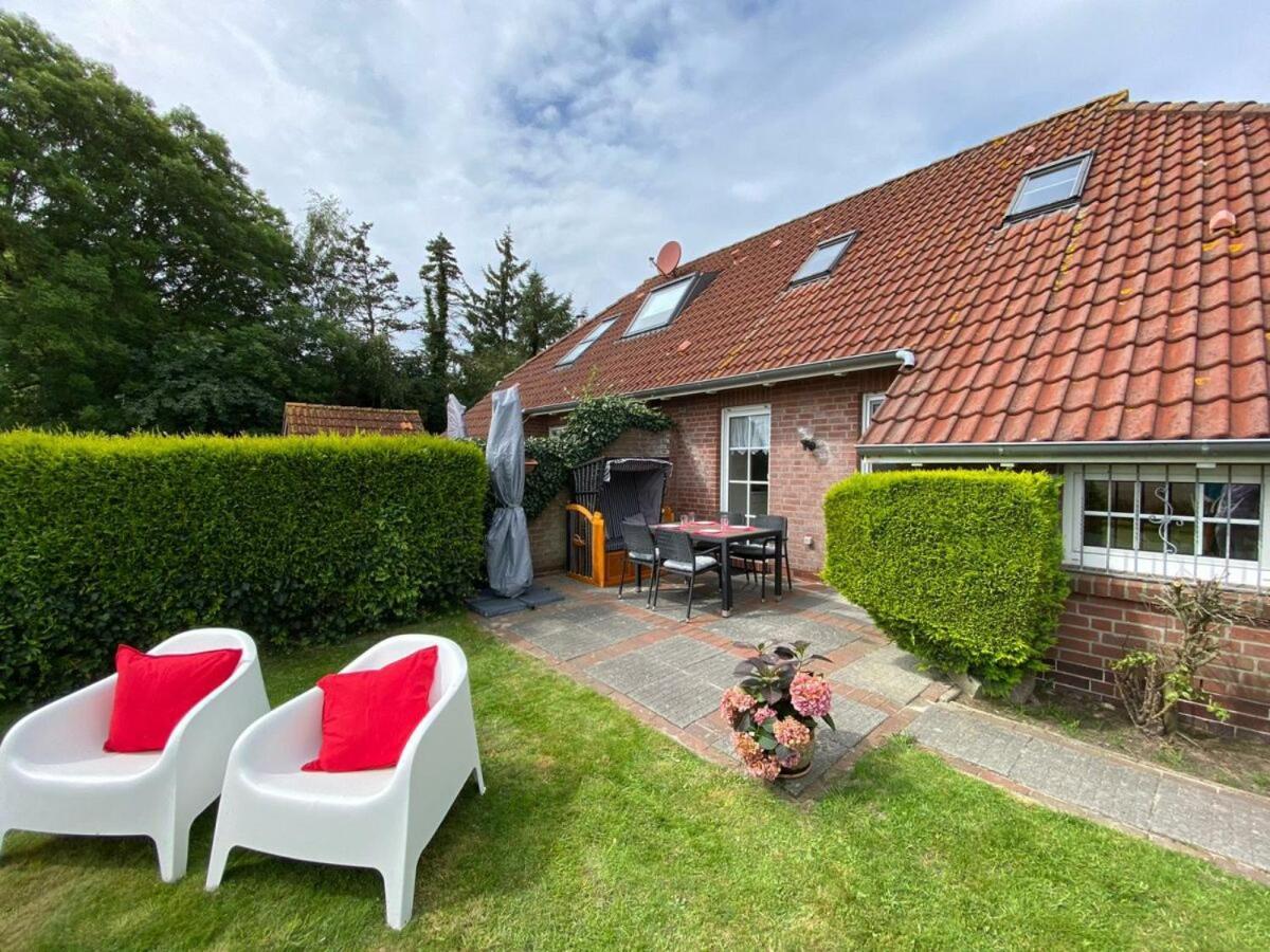 Holiday home Ferienhaus Fischerkate Am Deich Dornum